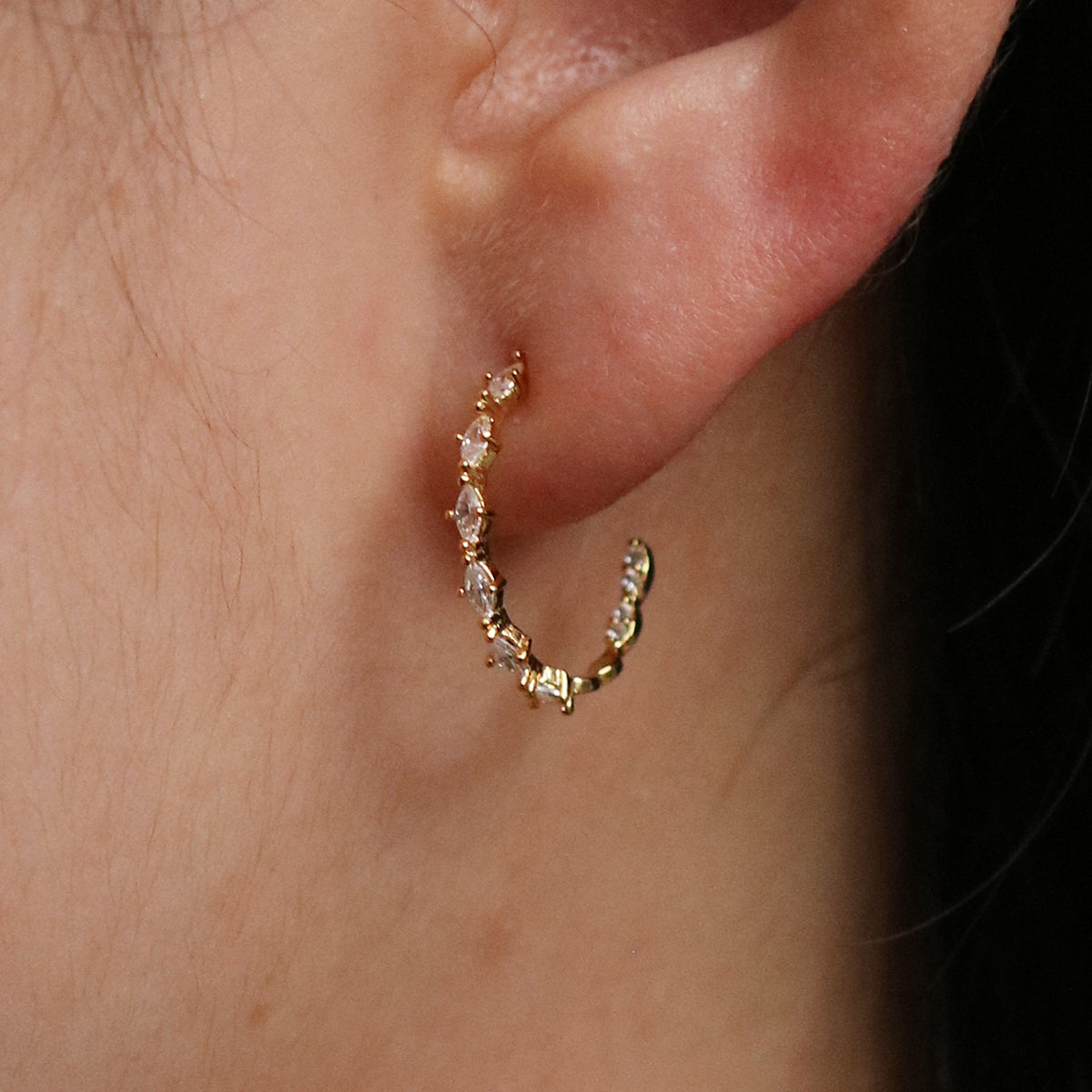 Relay cubic semi-hoop earrings-1