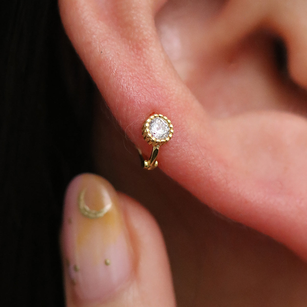 Single cubic huggie earring-1