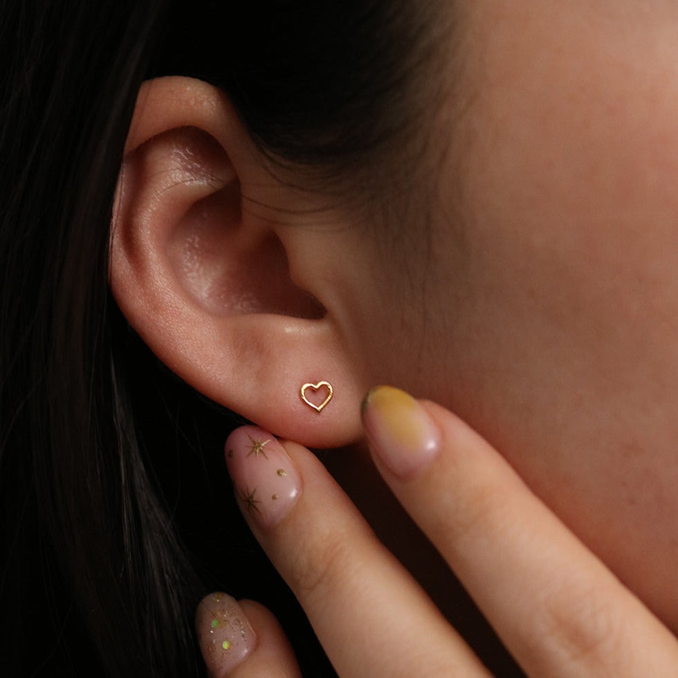 Line heart stud earrings-3