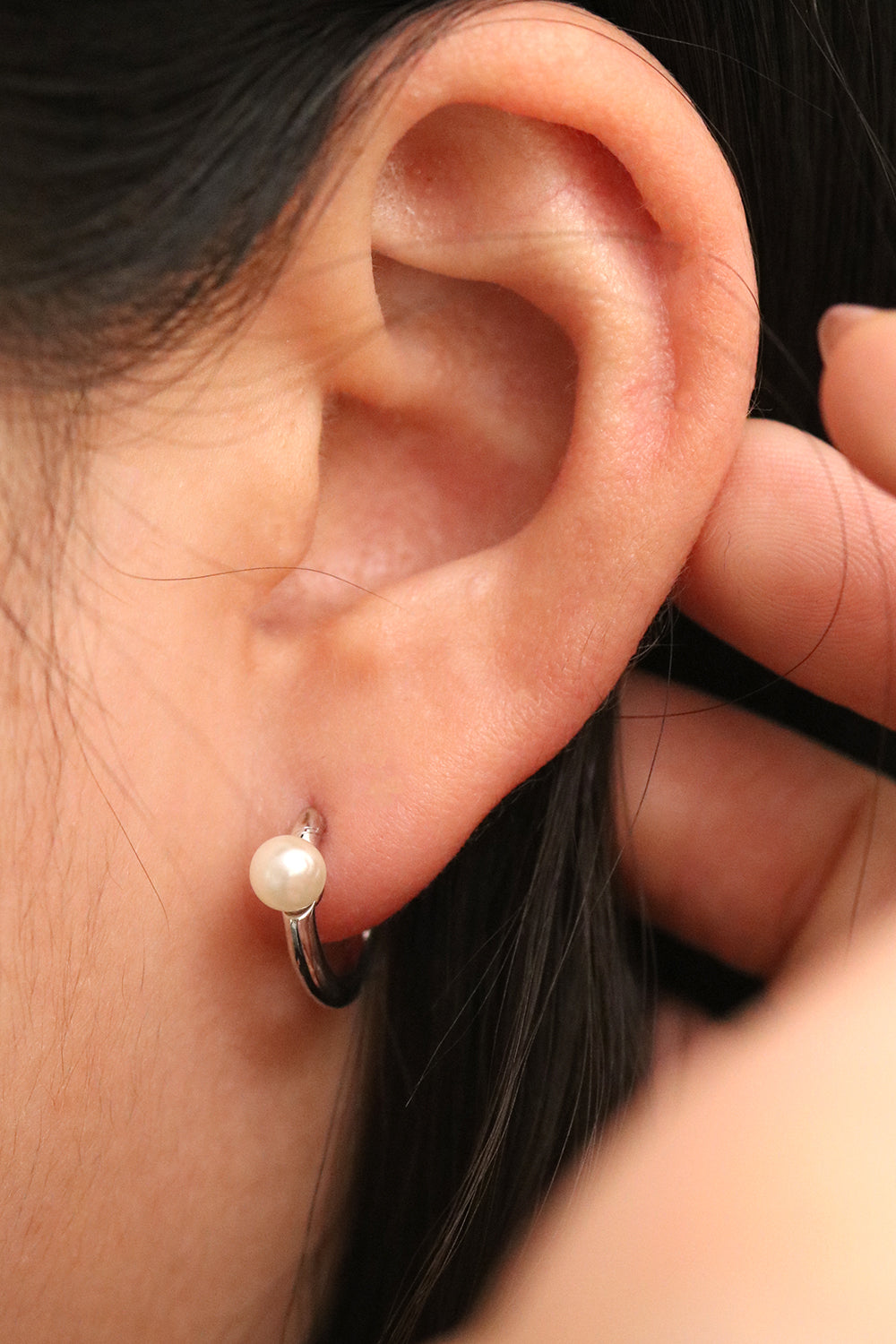 Chunky hoop with pearl earrings-2