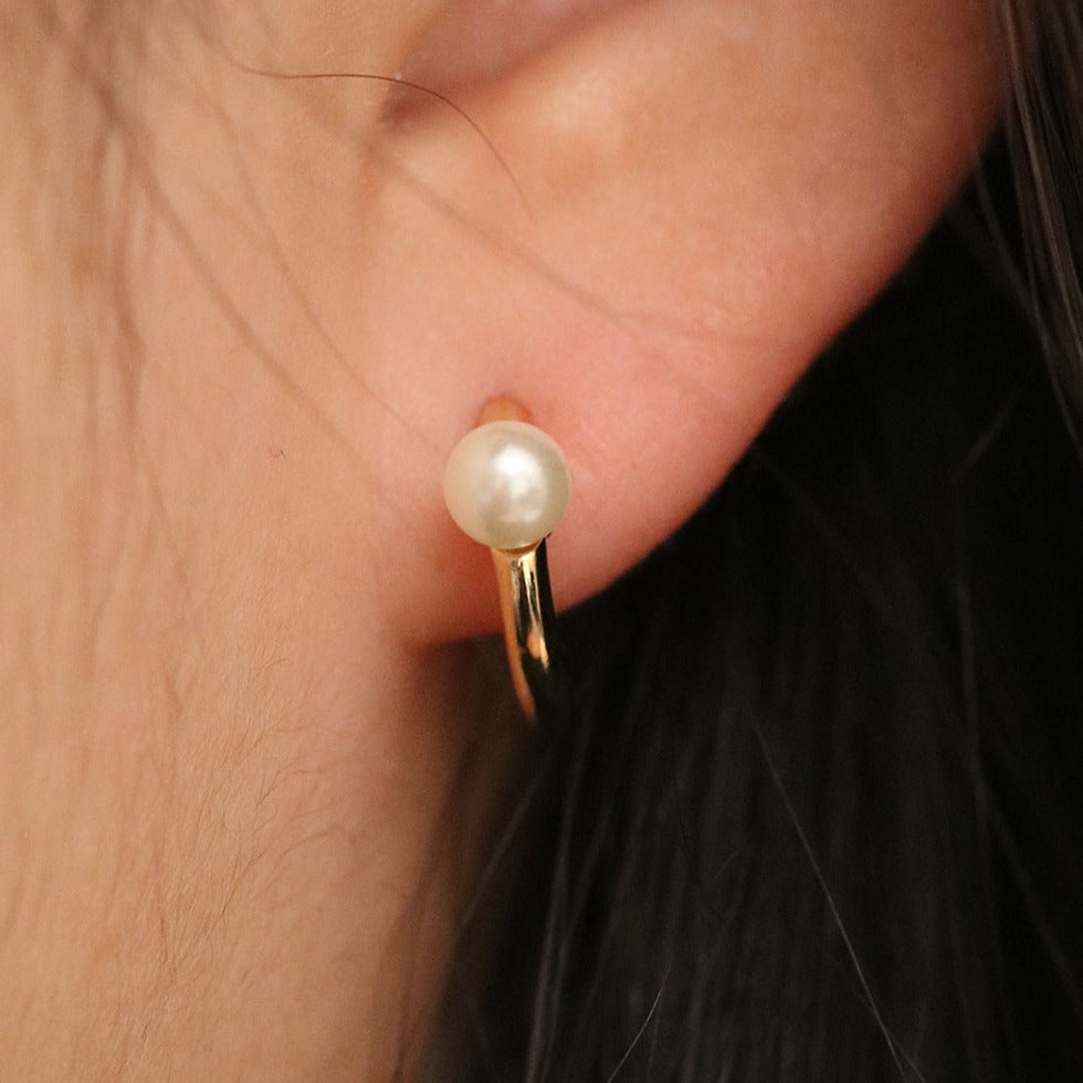 Chunky hoop with pearl earrings-1