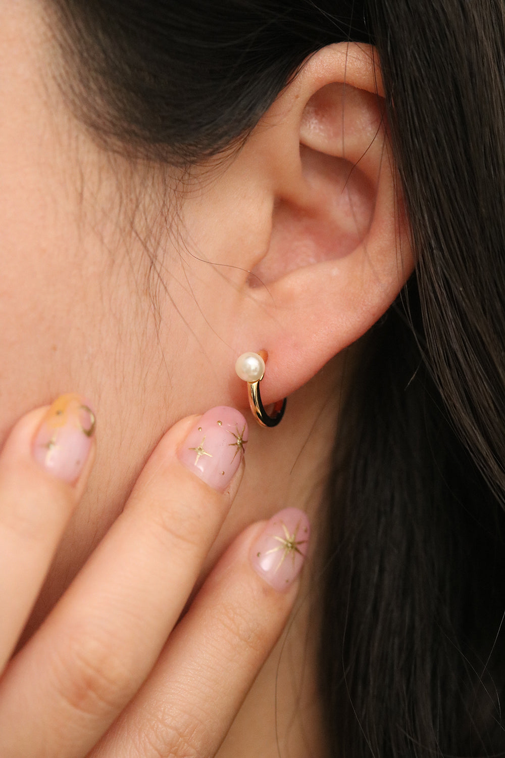 Chunky hoop with pearl earrings-3