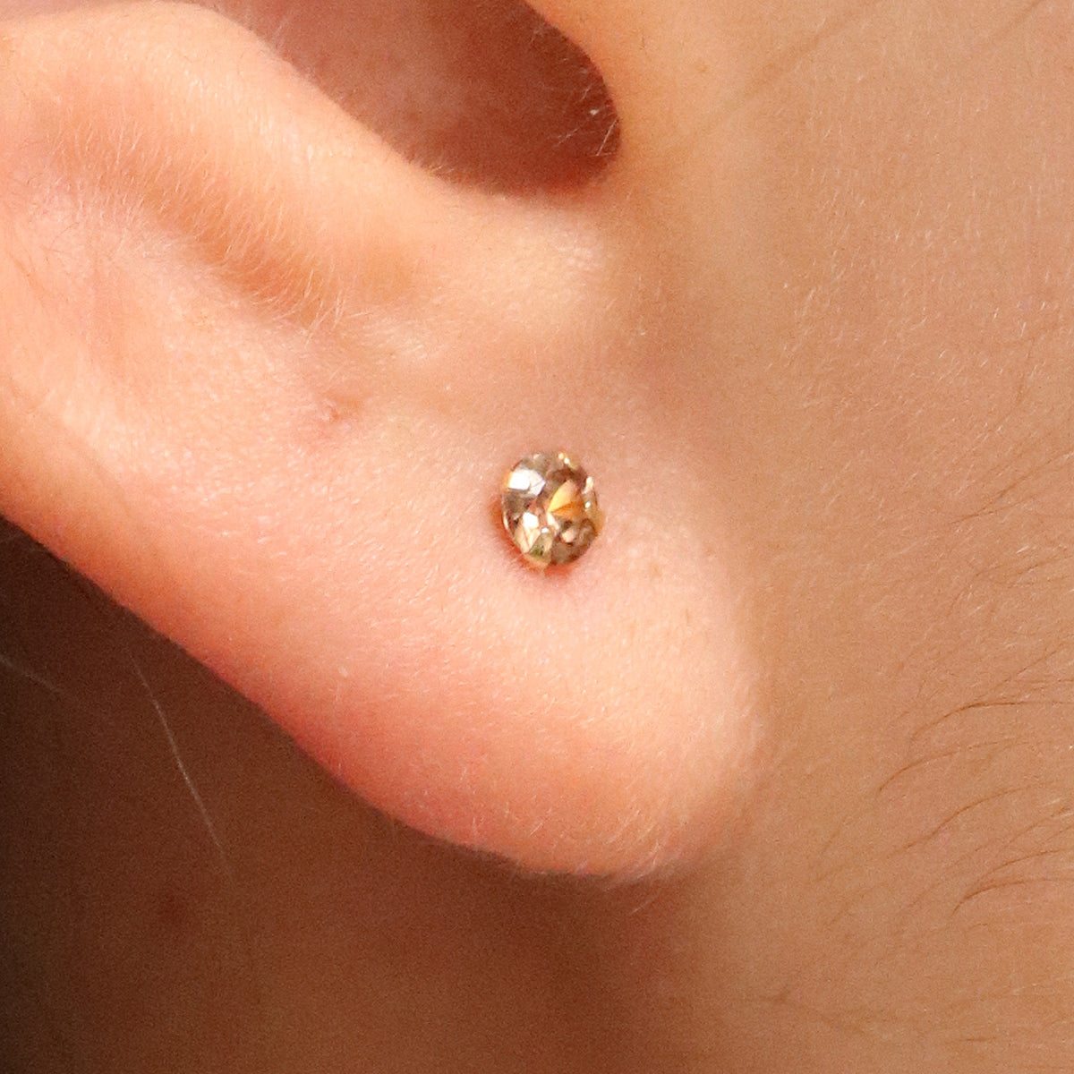 Cognac 3mm studs-4
