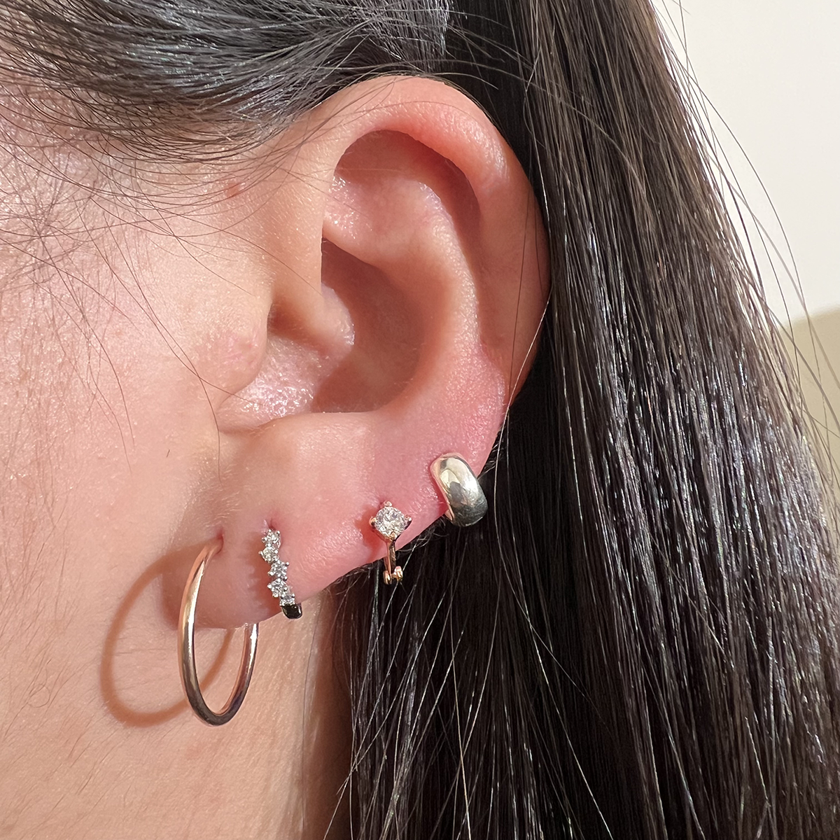 Cubic bunch huggie earring-3