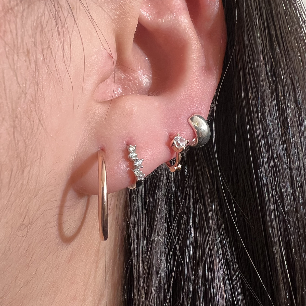 Cubic bunch huggie earring-1