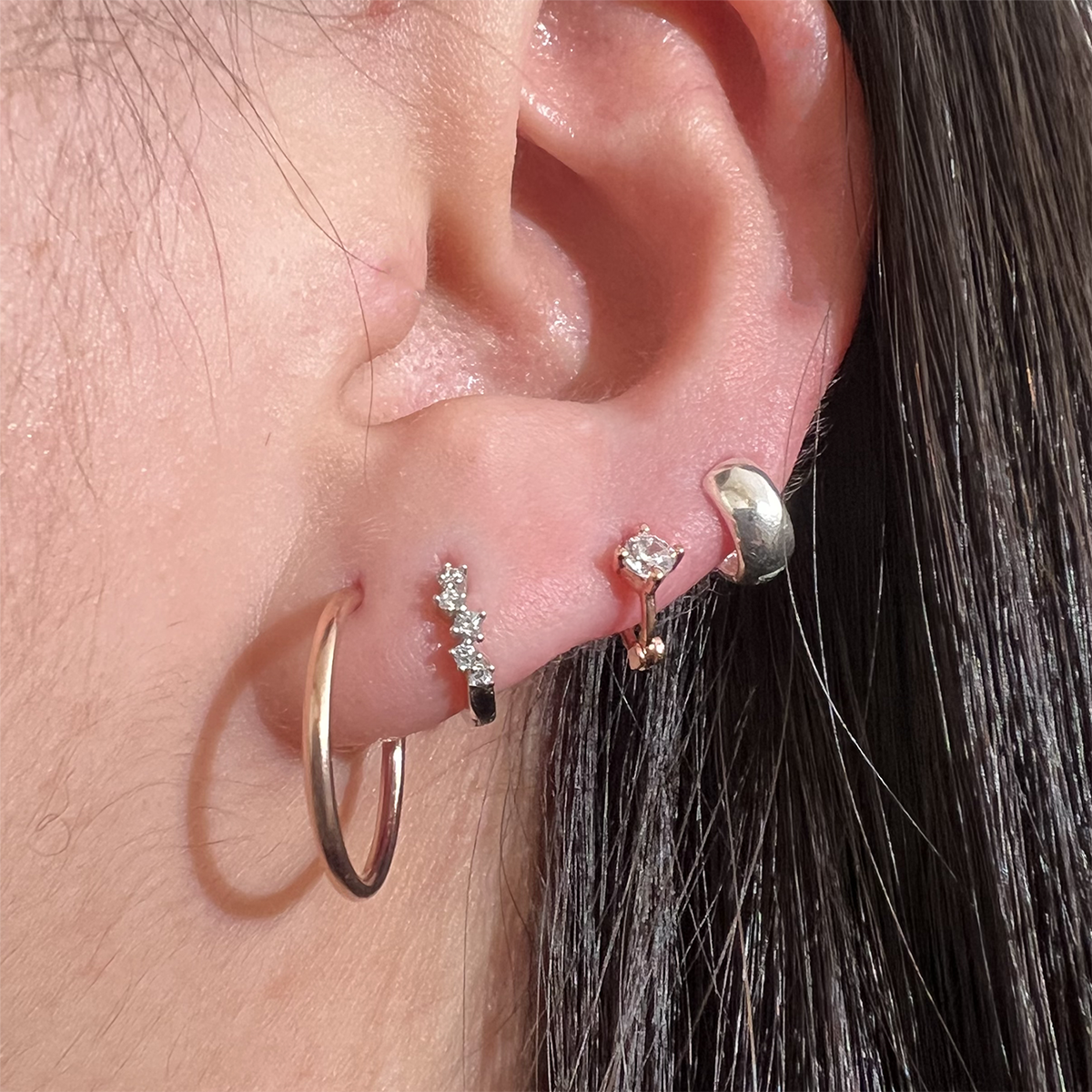 Cubic bunch huggie earring-4
