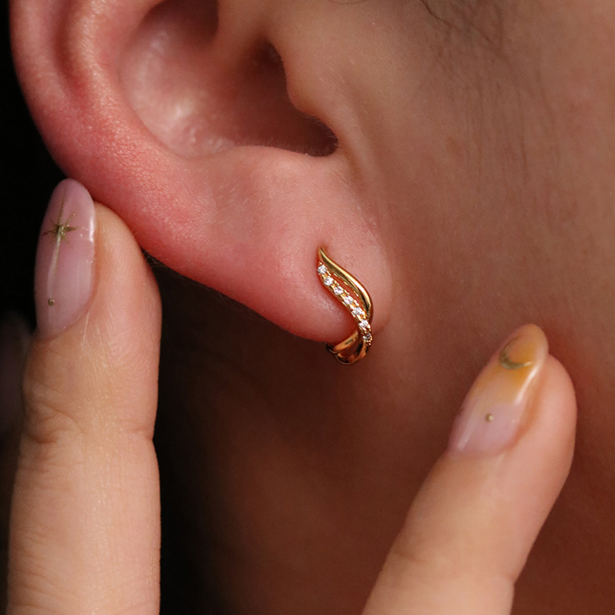 Sleek Curved Huggie Earrings-1